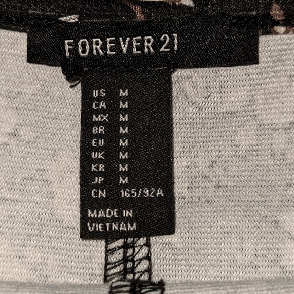 🦋2/$25🦋 Forever 21 floral cropped spaghetti strap top - Picture 3 of 3